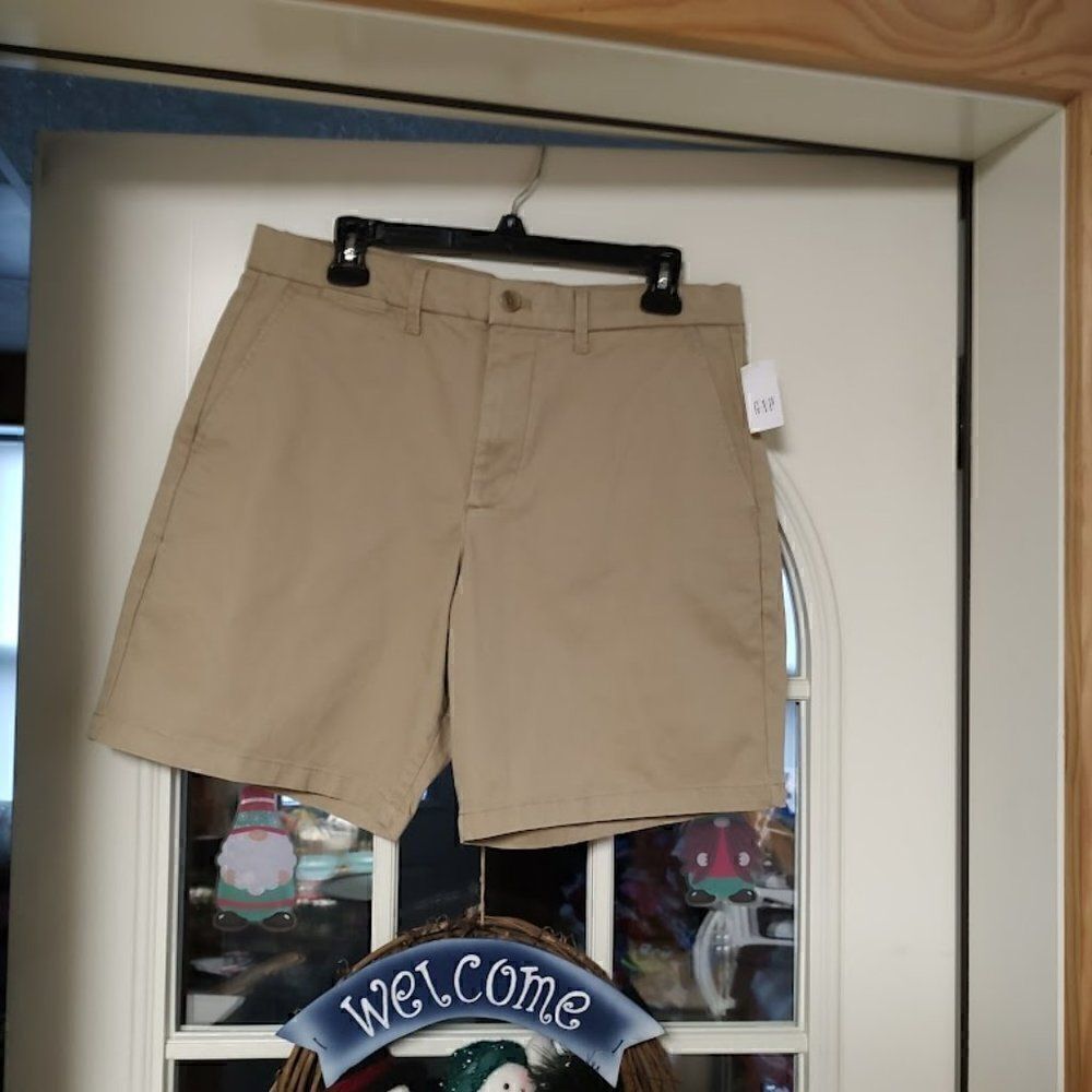 New Gap Beige Colored 8 Inch Inseam Shorts Women's 32